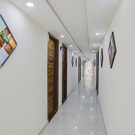 Fabhotel Amrit Residency Gurgaon Buitenkant foto