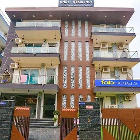 Fabhotel Amrit Residency Gurgaon Buitenkant foto