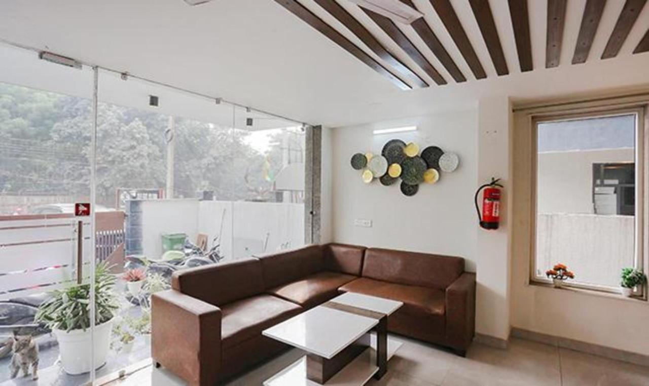 Fabhotel Amrit Residency Gurgaon Buitenkant foto