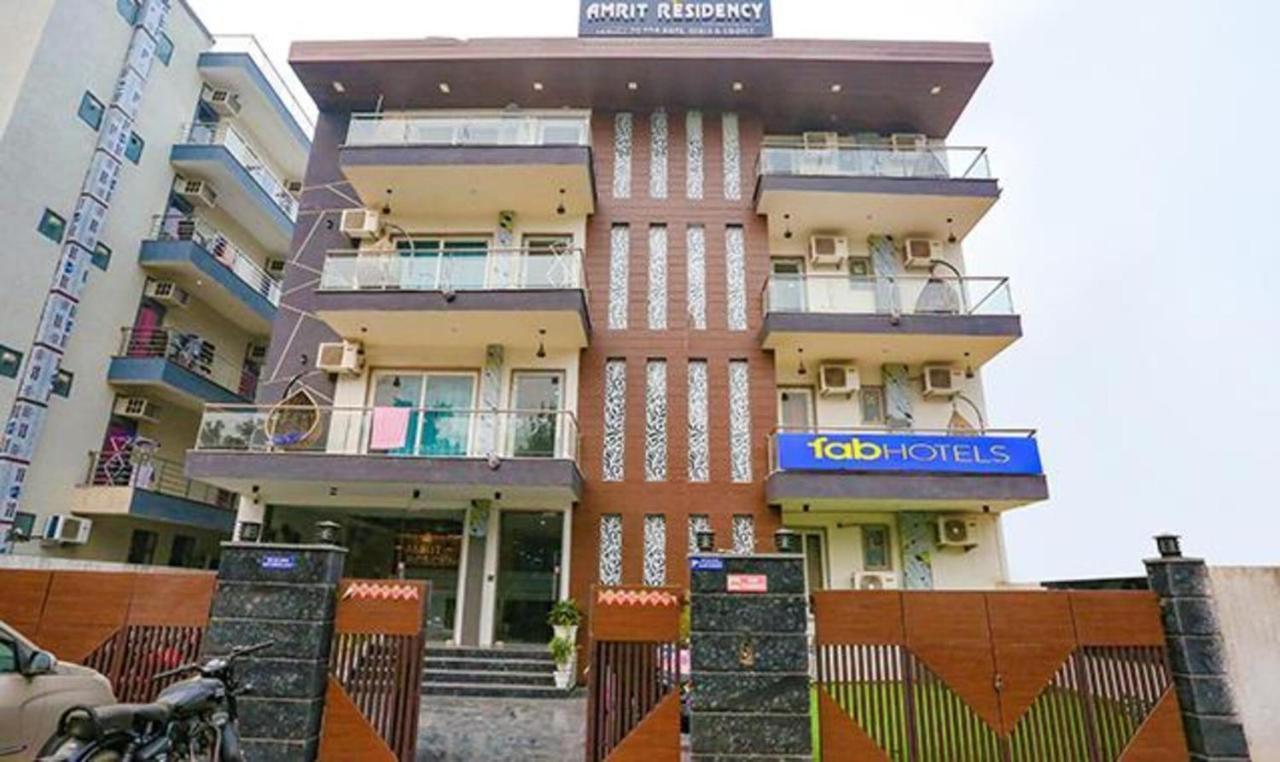 Fabhotel Amrit Residency Gurgaon Buitenkant foto