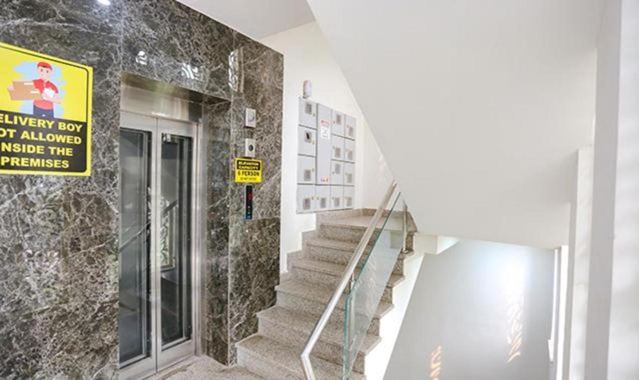 Fabhotel Amrit Residency Gurgaon Buitenkant foto