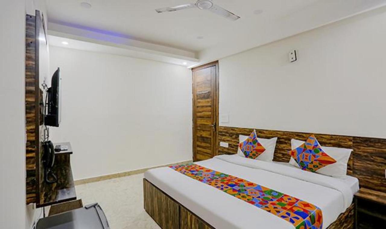 Fabhotel Amrit Residency Gurgaon Buitenkant foto