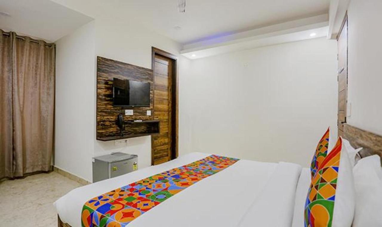 Fabhotel Amrit Residency Gurgaon Buitenkant foto